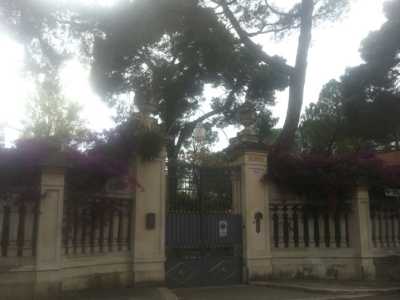 Villa Anna- Facciata esterna della villa che si affaccia su Via Fanelli